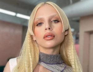 Bleached Eyebrows 